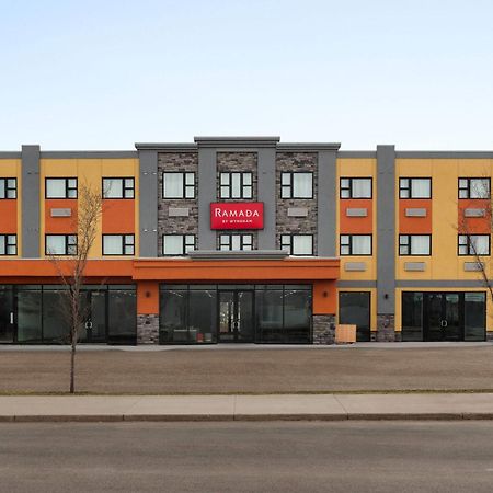 Ramada By Wyndham West Edmonton Hotel & Suites Екстер'єр фото