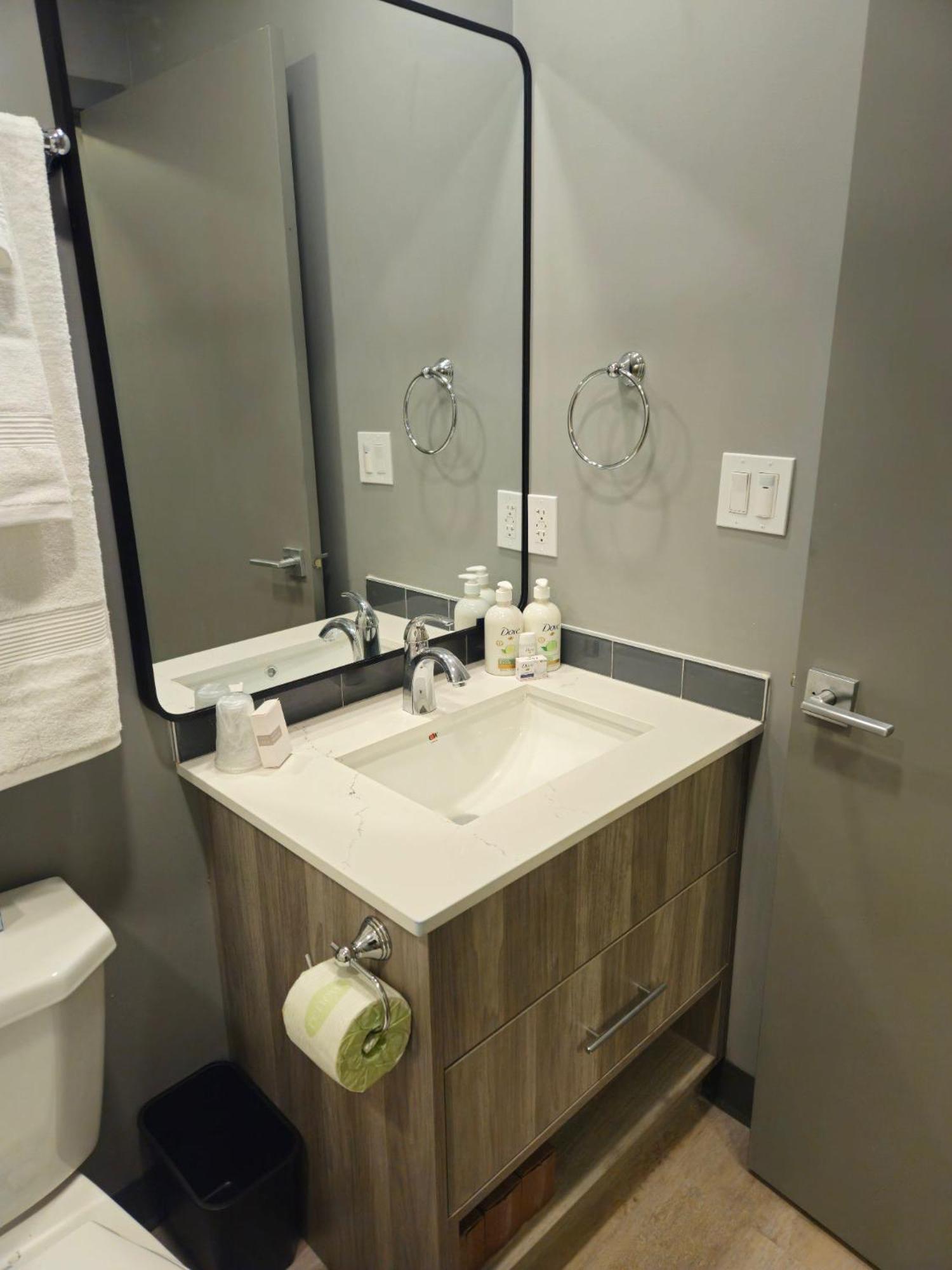 Ramada By Wyndham West Edmonton Hotel & Suites Екстер'єр фото