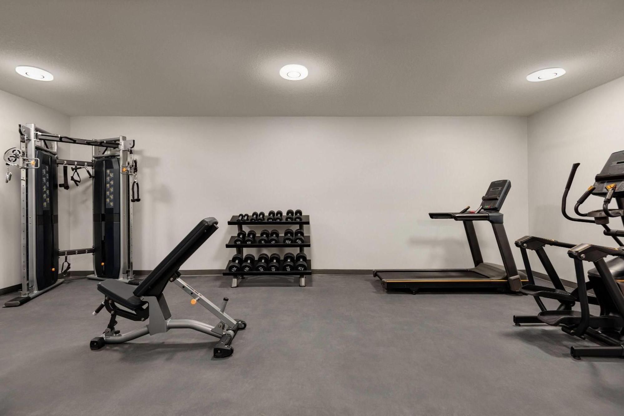 Ramada By Wyndham West Edmonton Hotel & Suites Екстер'єр фото